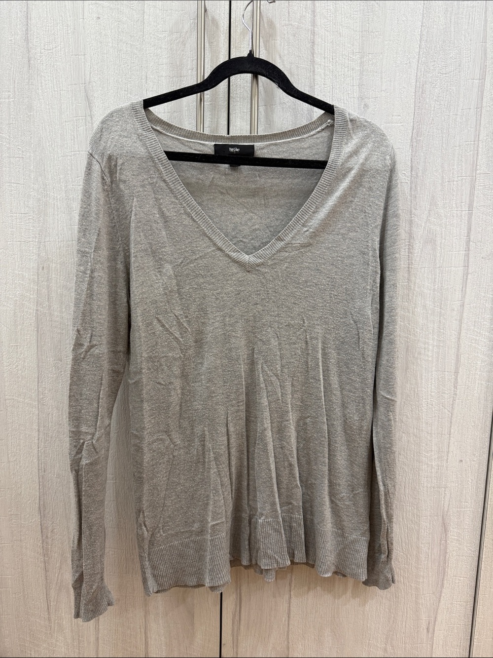 Mossimo Supply Co. Women's Long-Sleeve V-Neck Shirt in Light Gray